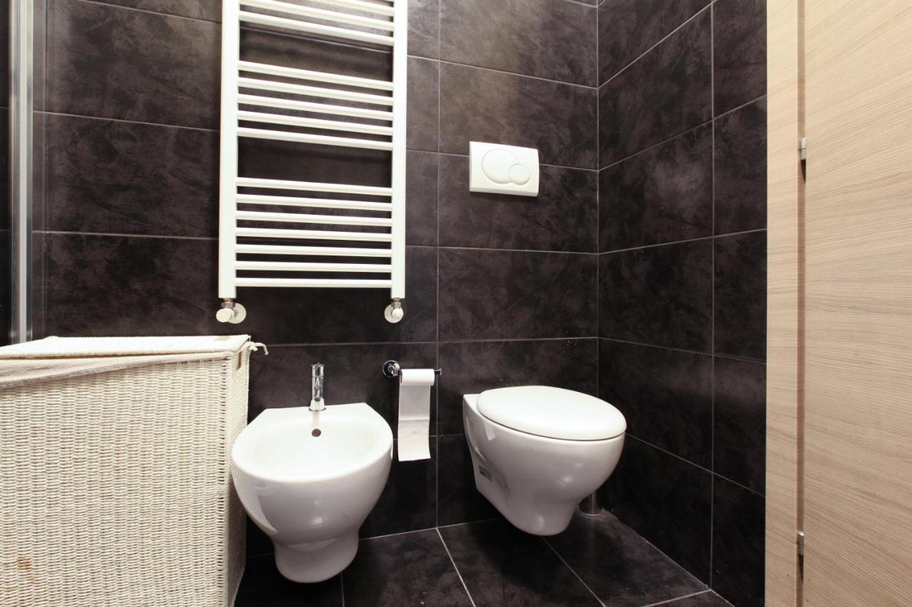 Modern Apartment Close To Shopping District Милано Екстериор снимка