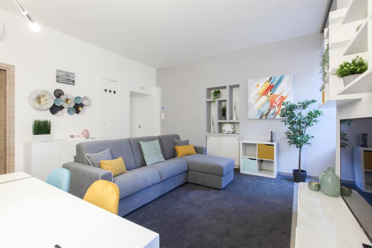 Modern Apartment Close To Shopping District Милано Екстериор снимка