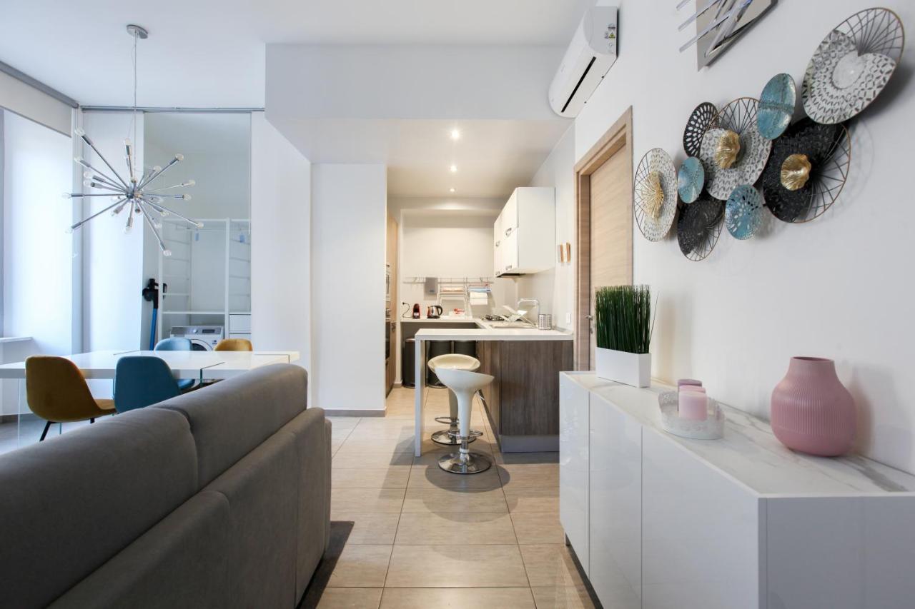 Modern Apartment Close To Shopping District Милано Екстериор снимка